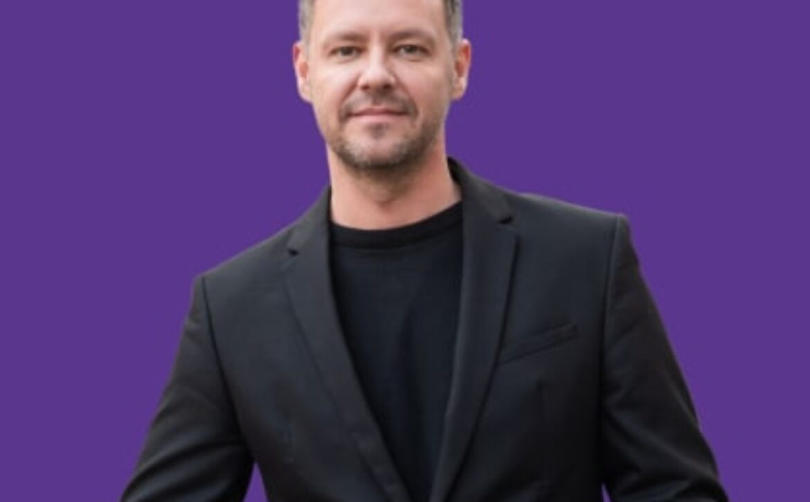 Lakomski